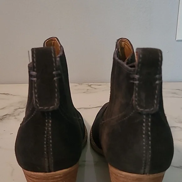 Dolce Vita Jones Dark Gray Suede Leather Chelsea Western Ankle Booties Wmn 9.5 - Picture 9 of 16